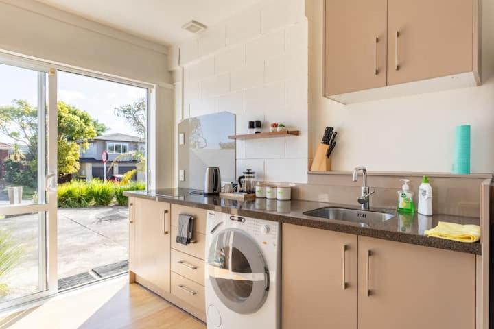 Your Home In Cockle Bay Auckland Extérieur photo