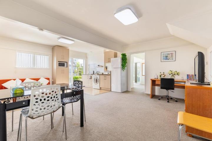 Your Home In Cockle Bay Auckland Extérieur photo